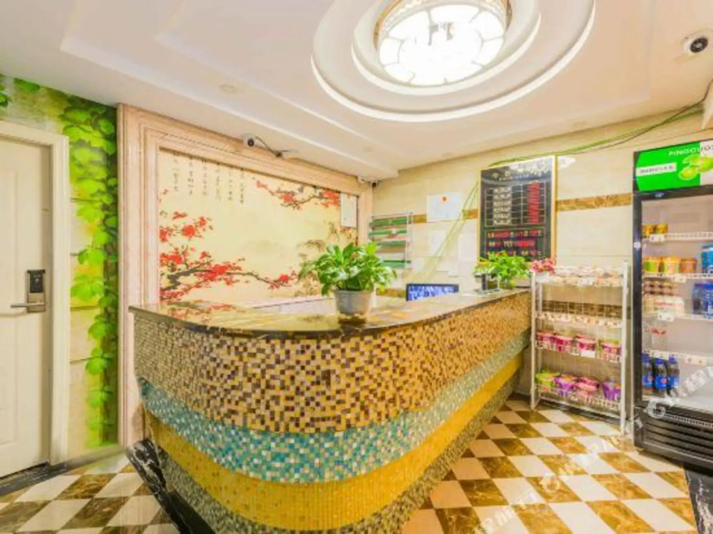 Green Valley Hotel (Guiyang Longdongbao Airport Store) — фото 1