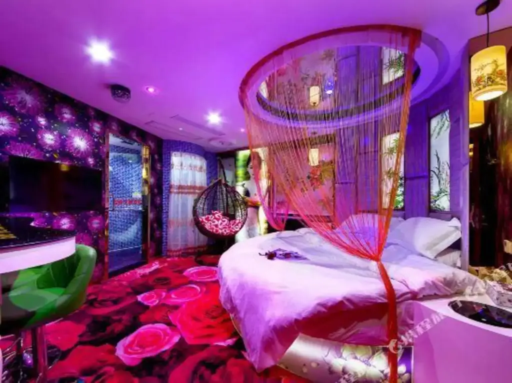 Шаоксинг: Shaoxing Jing'ai Theme Hotel