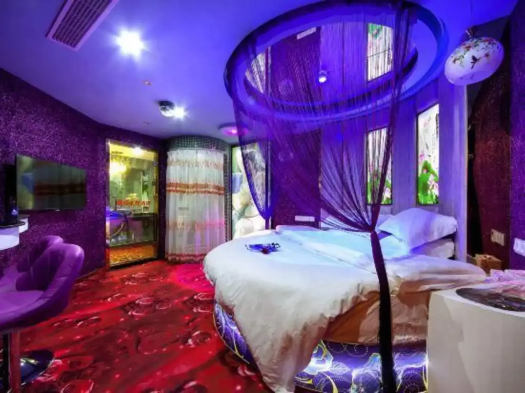 Шаоксинг: Shaoxing Jing'ai Theme Hotel
