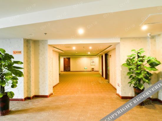Жичжао: City 118 Chain Hotel (Rizhao Municipal Government Convention and Exhibition Center)