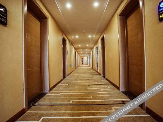Иньчуань: Yinchuan Cinema City Hotel (Western Film and Television City Helan Performing Arts Town)