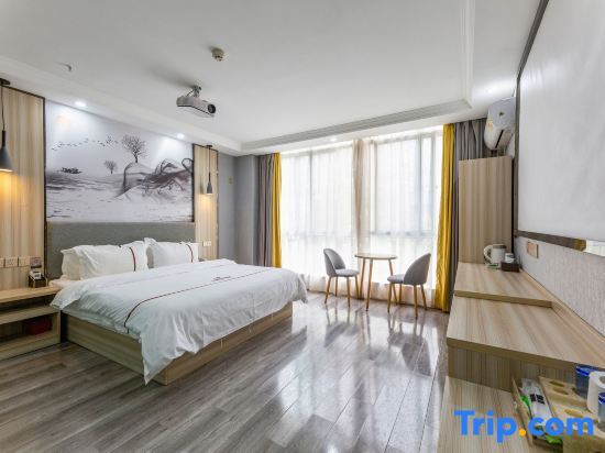 Ухань: Century Business Hotel (Zuoling New Town)