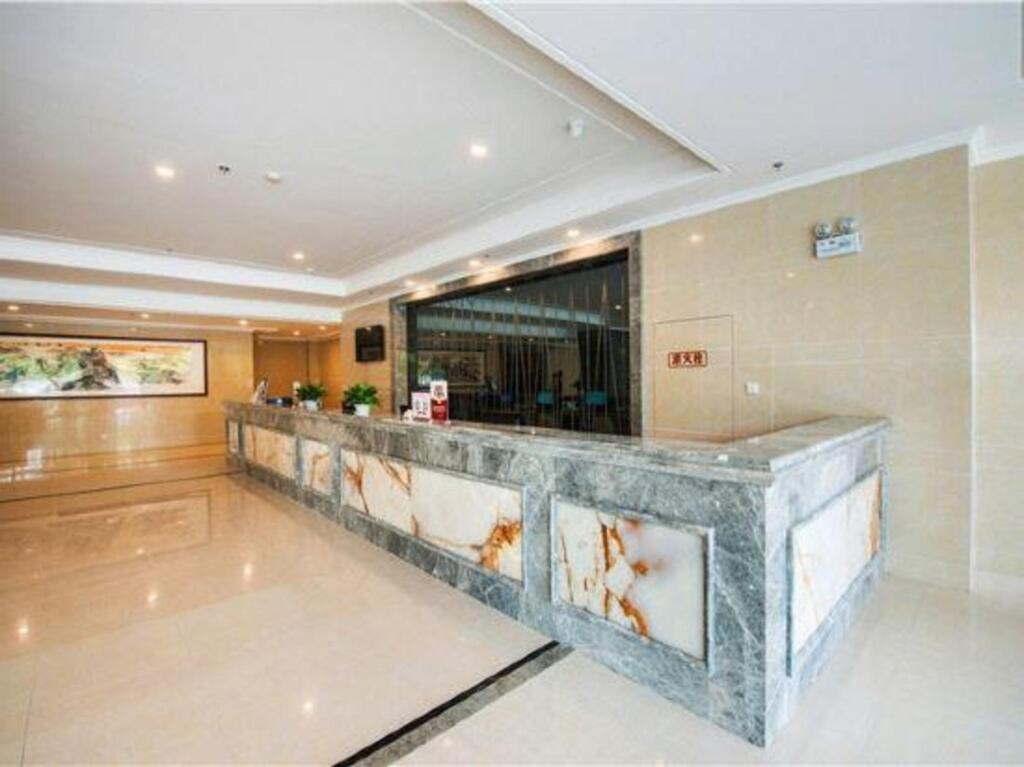 Сиань: Paul Holiday Inn (Xi'an High Speed Railway North Station)