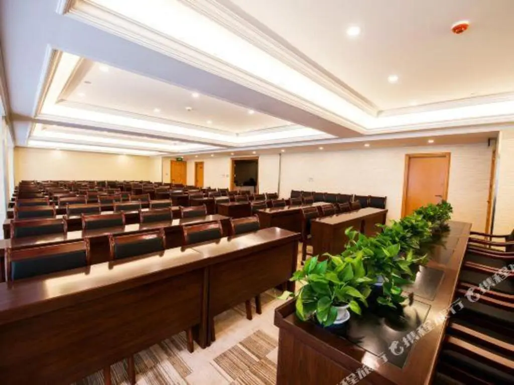 Сиань: Paul Holiday Inn (Xi'an High Speed Railway North Station)