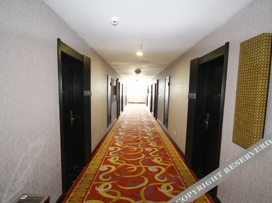 Хецзе: Super 8 Hotel