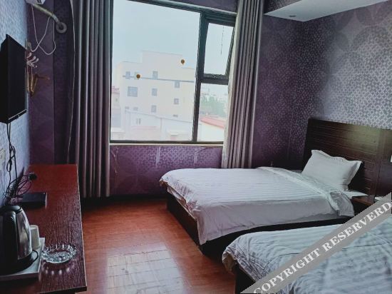 Кайфын: Yipai Chain Hotel (Qixian County Middle School Shop)