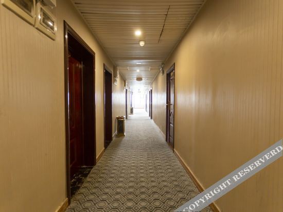 Кайфын: Yipai Chain Hotel (Qixian County Middle School Shop)