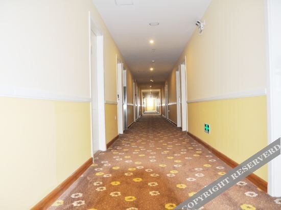 Шанхай: Home Inn (Shanghai Fengxian Jinhui Commercial Plaza)
