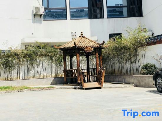 Нинбо: E-house hotel (ningbo zhenhai middle school store)