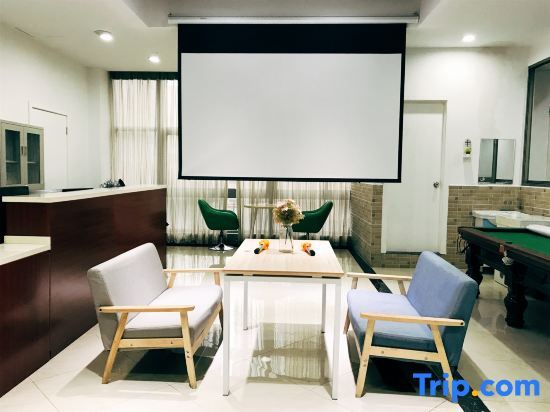 Шанхай: Yuju Hotel Apartment (Shanghai Pengpu New Village Subway Station)