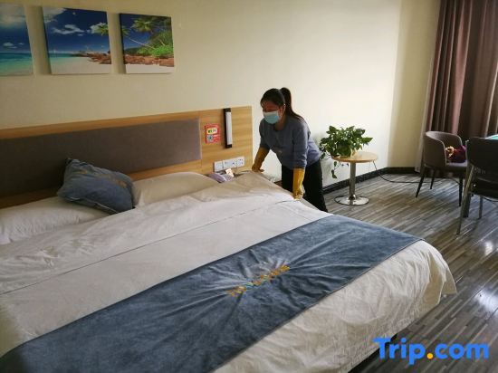 Хуанган: Tuwo Holiday Hotel (Yingshan bus station store)