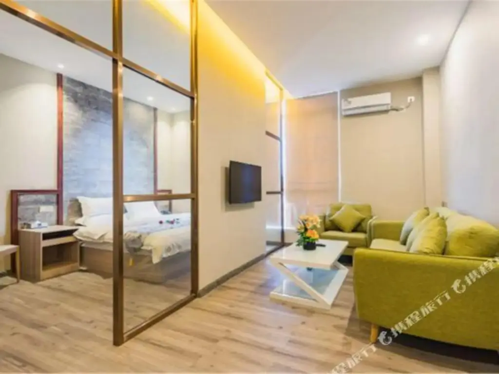 Фошань: Passenger car building apartment