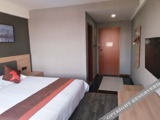 Вэйхай: Junyi chain hotel (Weihai  High-speed Railway North Station)