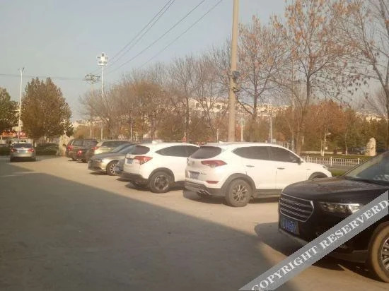 Вэйхай: Junyi chain hotel (Weihai  High-speed Railway North Station)