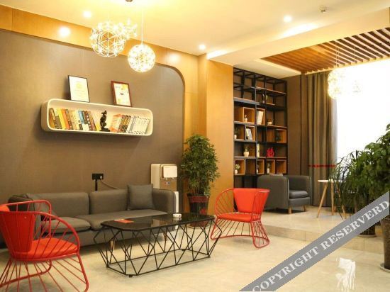 Гуши: Thank Inn Chain Hotel (Gushi Hongsu Road)