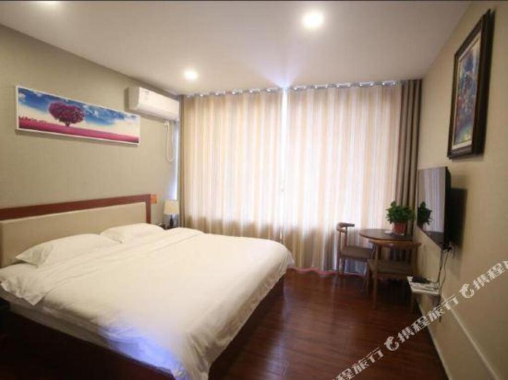 Линьи: linyi simaier hotle(Linyi Yihe Road Metro Store)