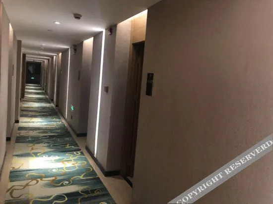 Чаншу: YiJu   Light Luxury  Hotel