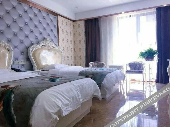Фуян: Taihe Golden Season Hotel