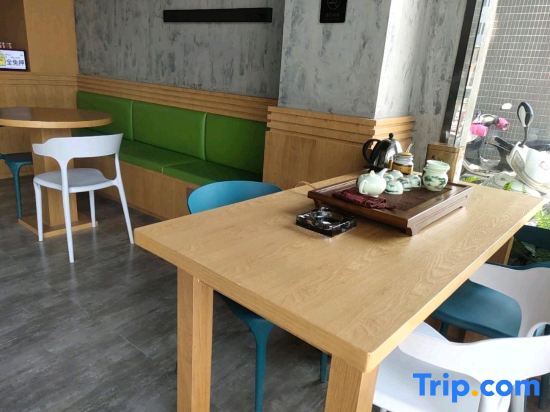 Шаньтоу: Zhuanjiao City Apartment (Shantou Huaqiao Middle School)