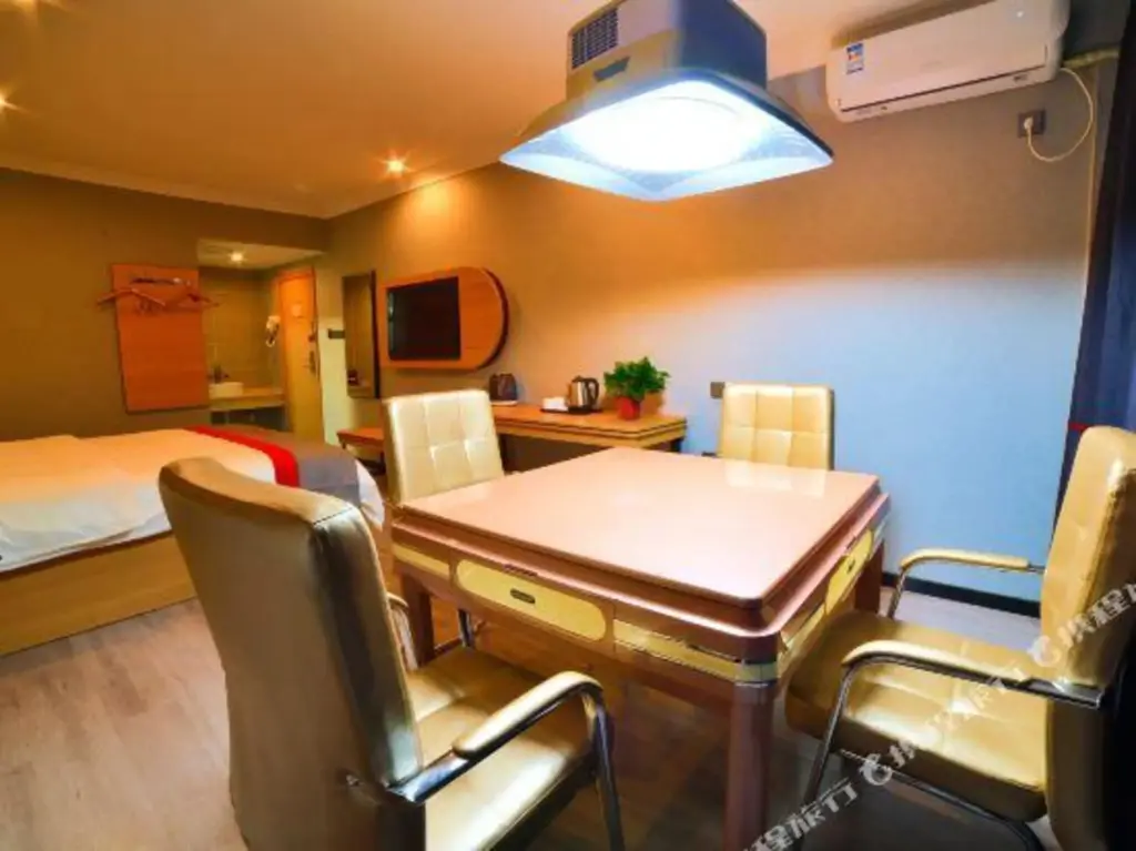 Хуайхуа: Junyi Hotel Chain (Xupu Pedestrian Street Branch)