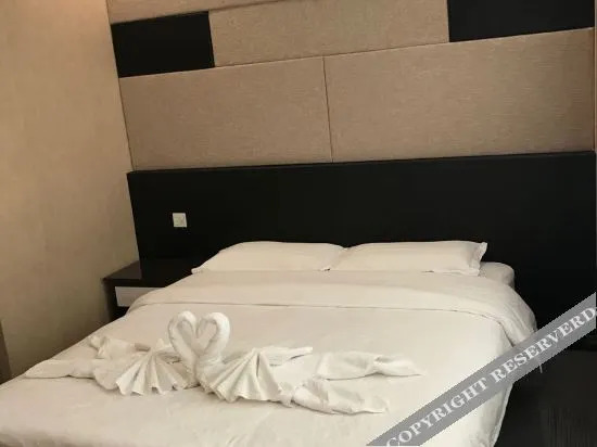 Тайчжоу: Hengda Business Hotel (Taizhou Linhai High-speed Railway South Station)