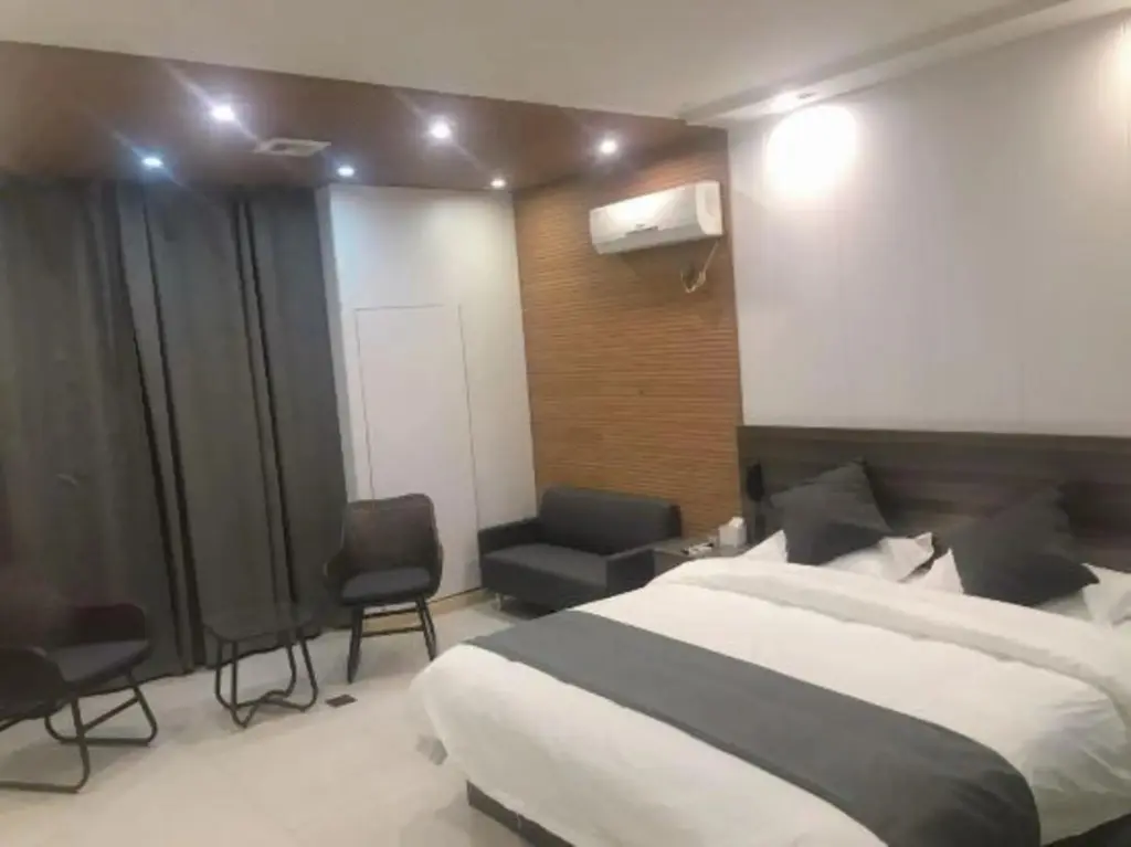 Нинбо: Baoyi Business Hotel