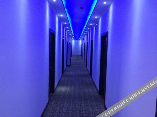Чжэнчжоу: 中牟7天地商务酒店