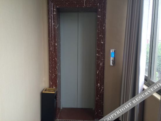 Чжэнчжоу: 中牟7天地商务酒店