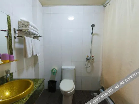 Таншань: Huaying Hotel (Tangshan Qianxi Yufeng Street Shop)
