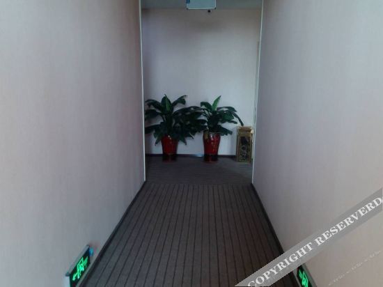 Баодин: Luxian Lanting Express Hotel