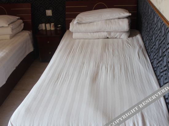 Лешан: Jingyan Regal Hotel