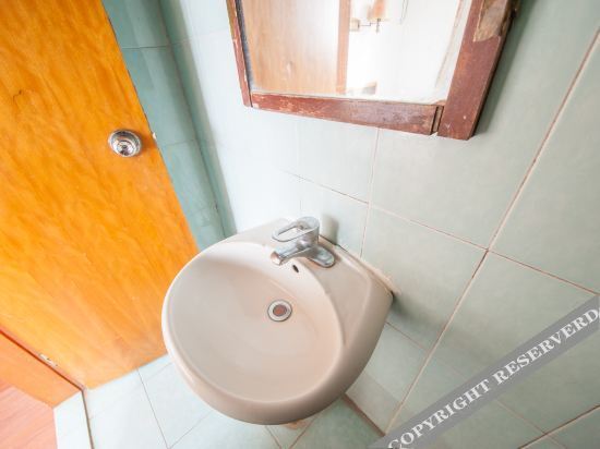Наньтун: Baolong Hostel