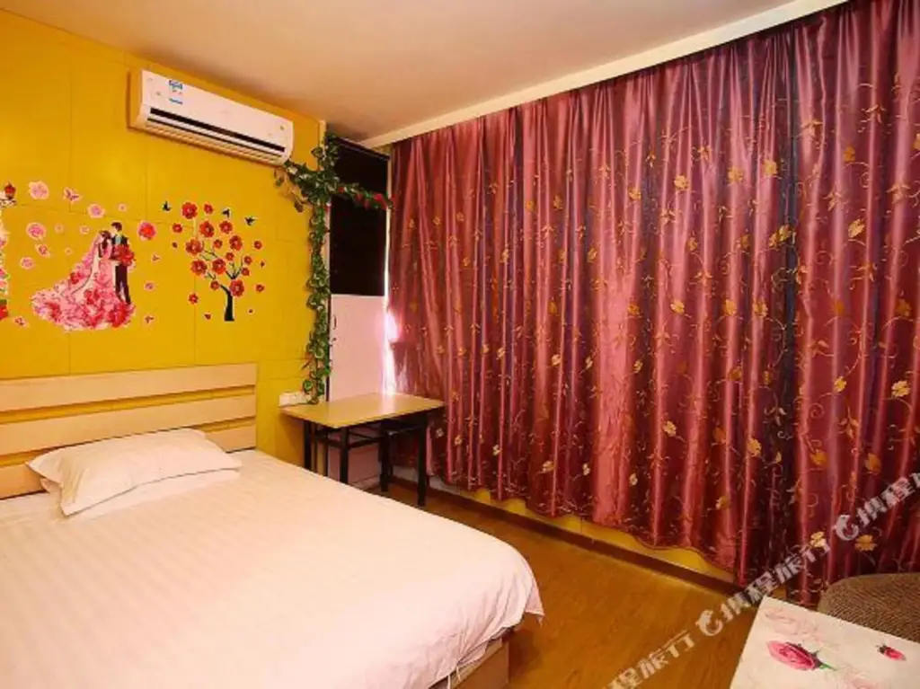 Уси: Yichen Theme Hotel