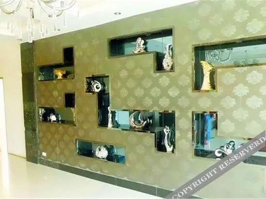 Сянфань: Wolong Holiday Hotel ( Xiangyang Gulongzhong Visitor Center)