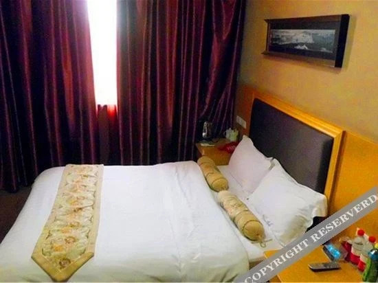 Сянфань: Wolong Holiday Hotel ( Xiangyang Gulongzhong Visitor Center)