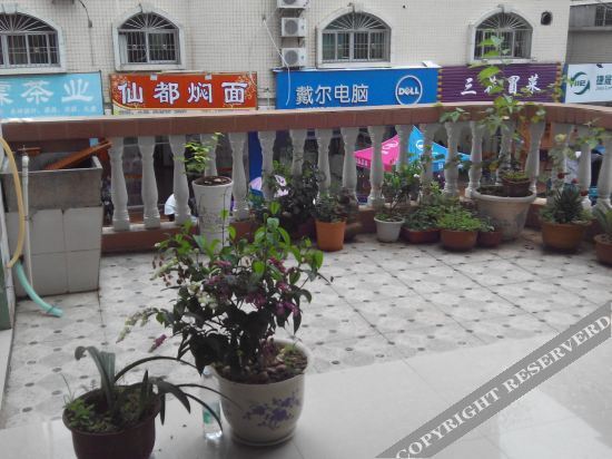 Жангжоу: 华安湖宾旅馆