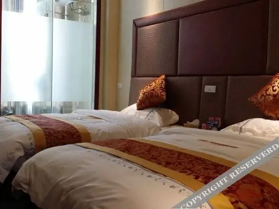 Цзуньи: Zhengan home and Holiday Inn