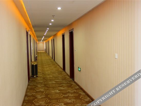 Лиаоченг: Liaocheng Dadong Business Hotel