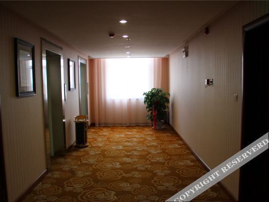 Лиаоченг: Liaocheng Dadong Business Hotel