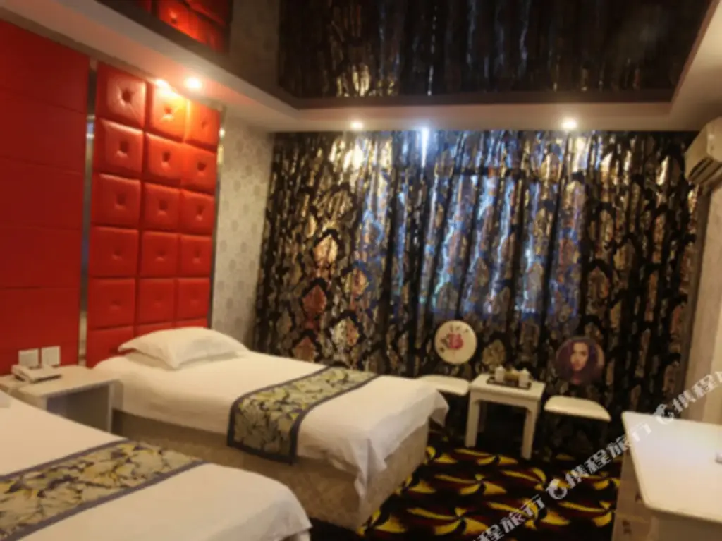 Шаоксинг: Zhuji Milan Spring Business Hotel