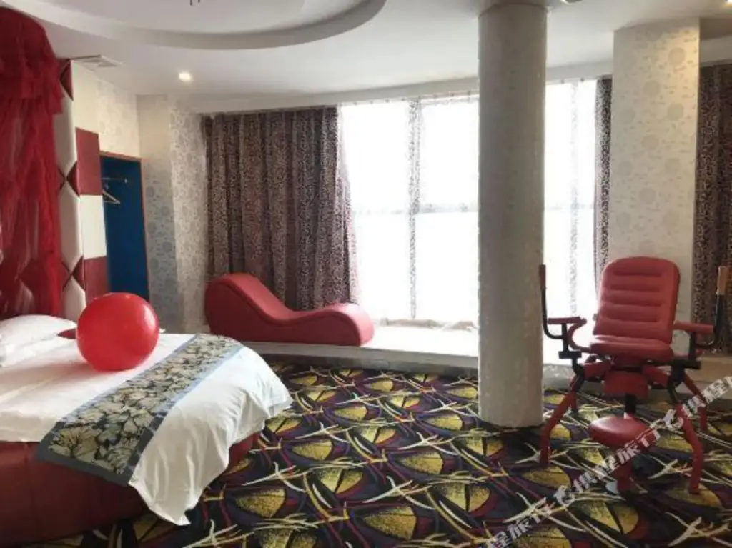 Шаоксинг: Zhuji Milan Spring Business Hotel