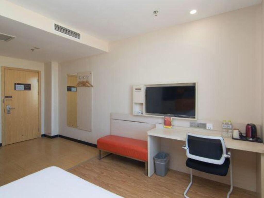 Циндао: Qingdao Wanyi Youpin Hotel