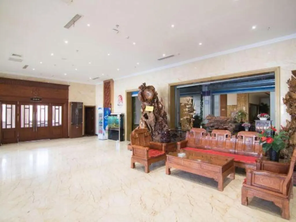 Циндао: Qingdao Wanyi Youpin Hotel
