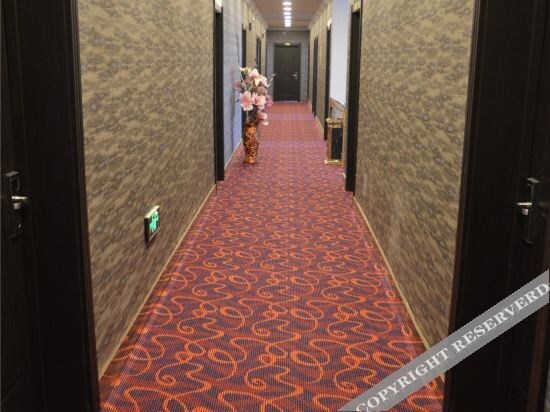 Мишань: Hongfeng Hotel
