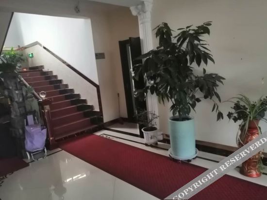 Мишань: Hongfeng Hotel