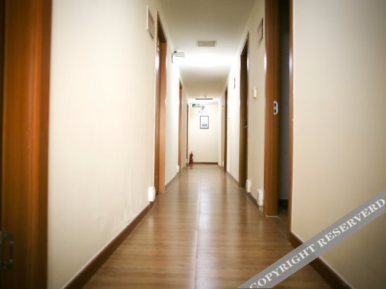 Циндао: May 4th Plaza May 4th Youth Hostel(Qingdao Seaview Store)