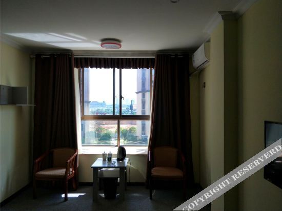 Чанша: Rainbow 24 Hour Hotel (Information College Shop)
