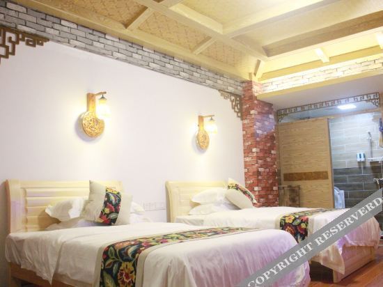 Цюнхай: Wanziqianhong Theme Seaview Apartment