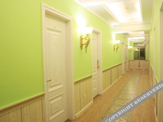 Цюнхай: Wanziqianhong Theme Seaview Apartment