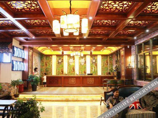 Цюнхай: Wanziqianhong Theme Seaview Apartment